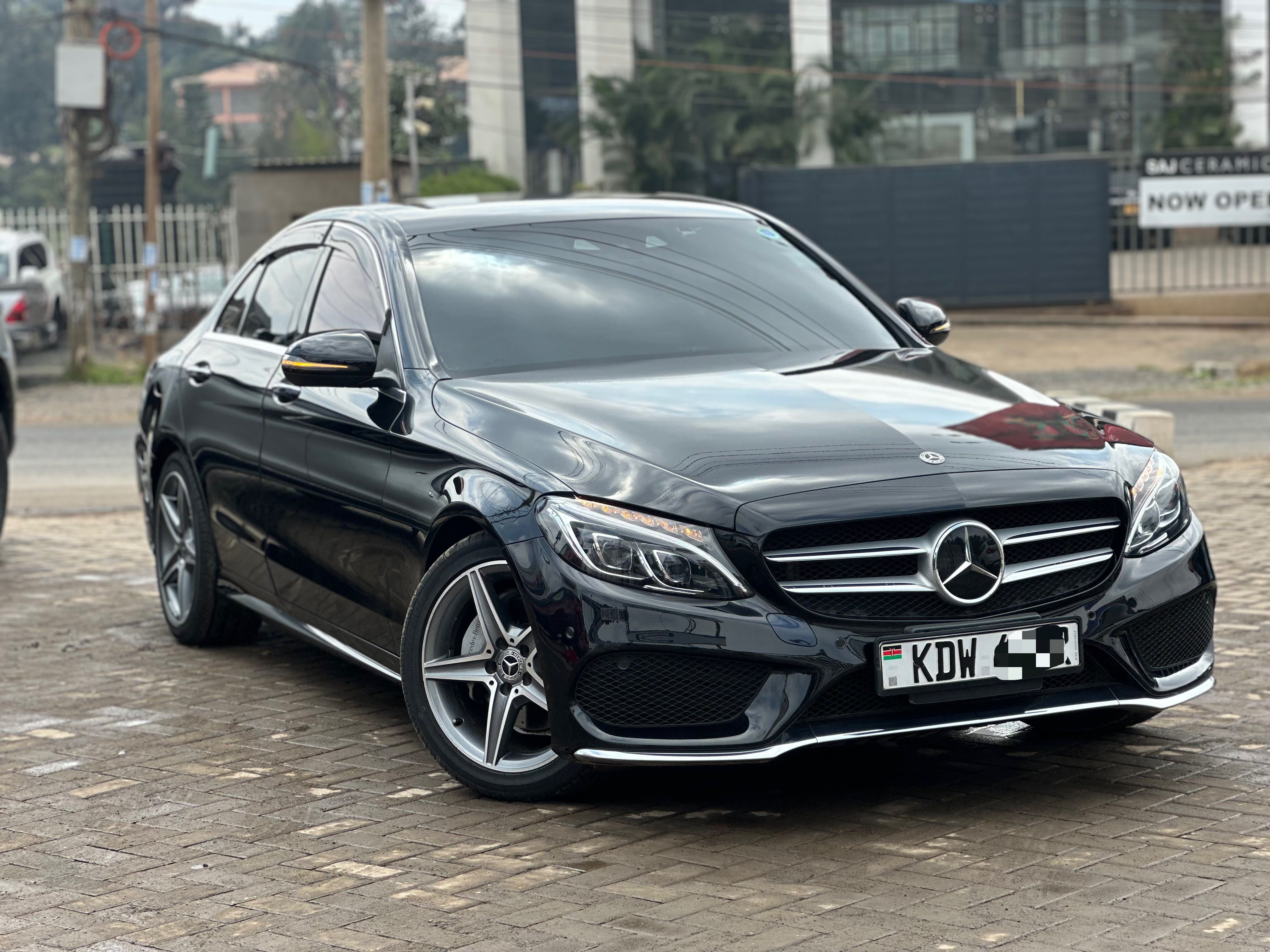 2018 Mercedes C200 Amg - view 2