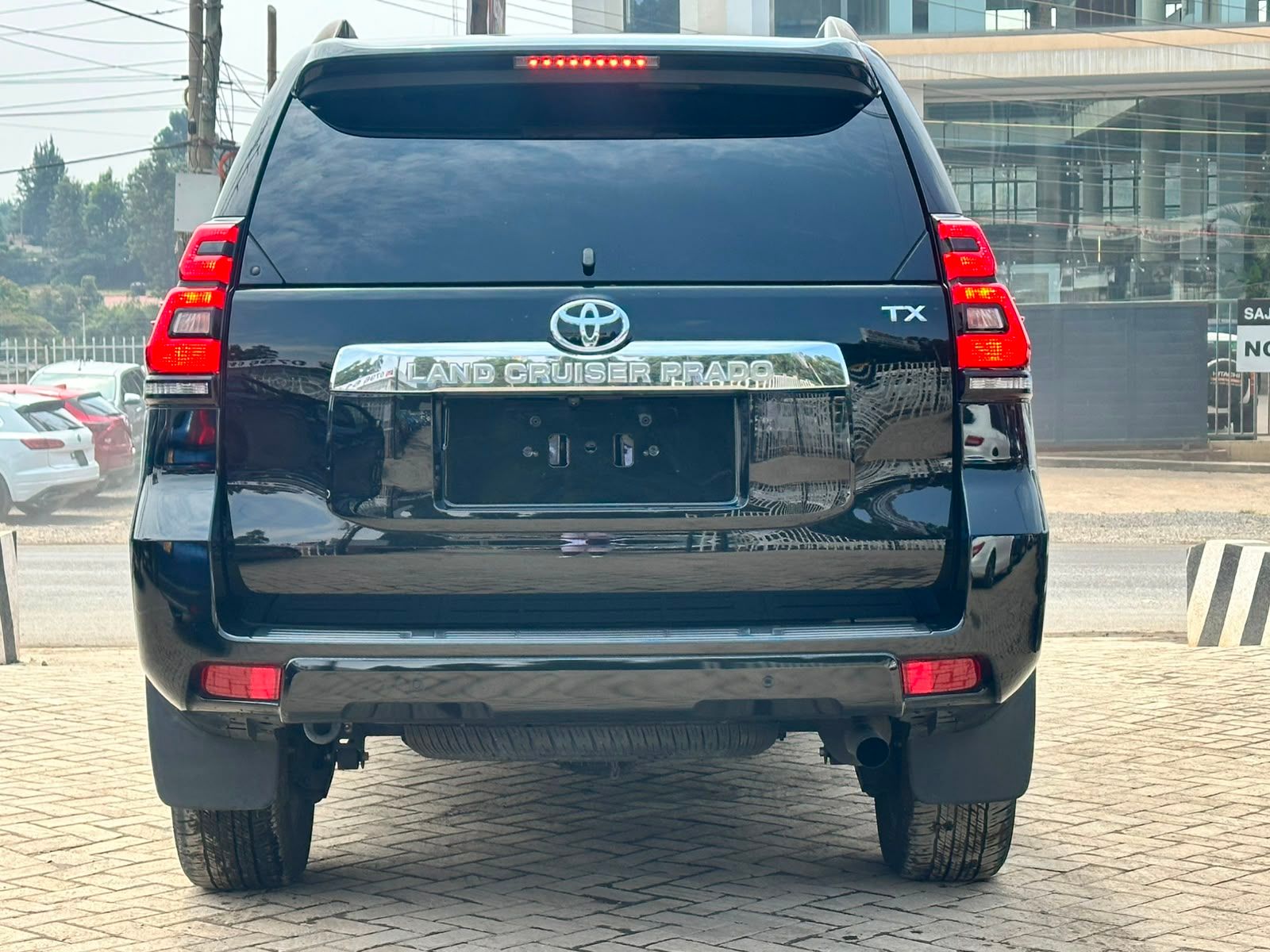 2020 Toyota Land Cruiser Prado TX thumbnail 6