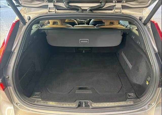 2019 Volvo V60 T5 thumbnail 10