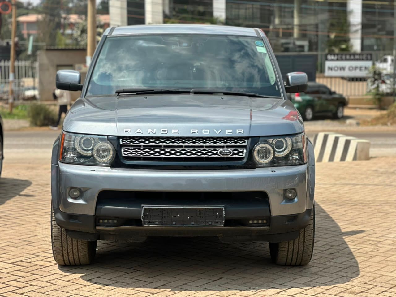 2012 Range Rover Sport SDV6  thumbnail 3