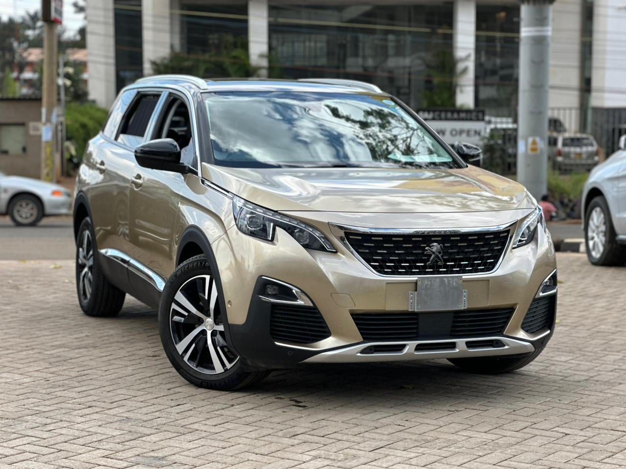 2019 Peugeot 5008 thumbnail 2