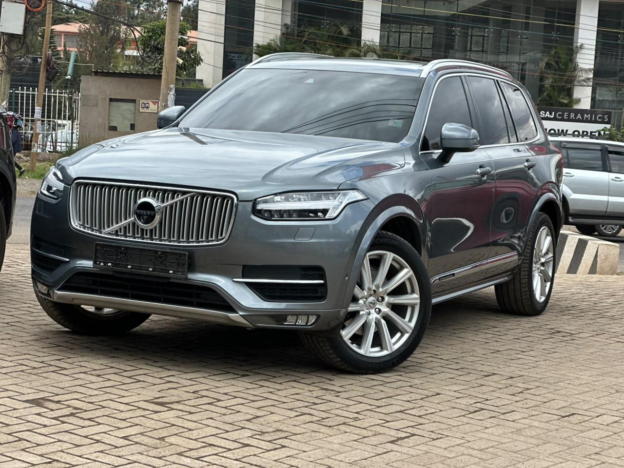 2019 Volvo XC90 D5 INSCRIPTION - view 2