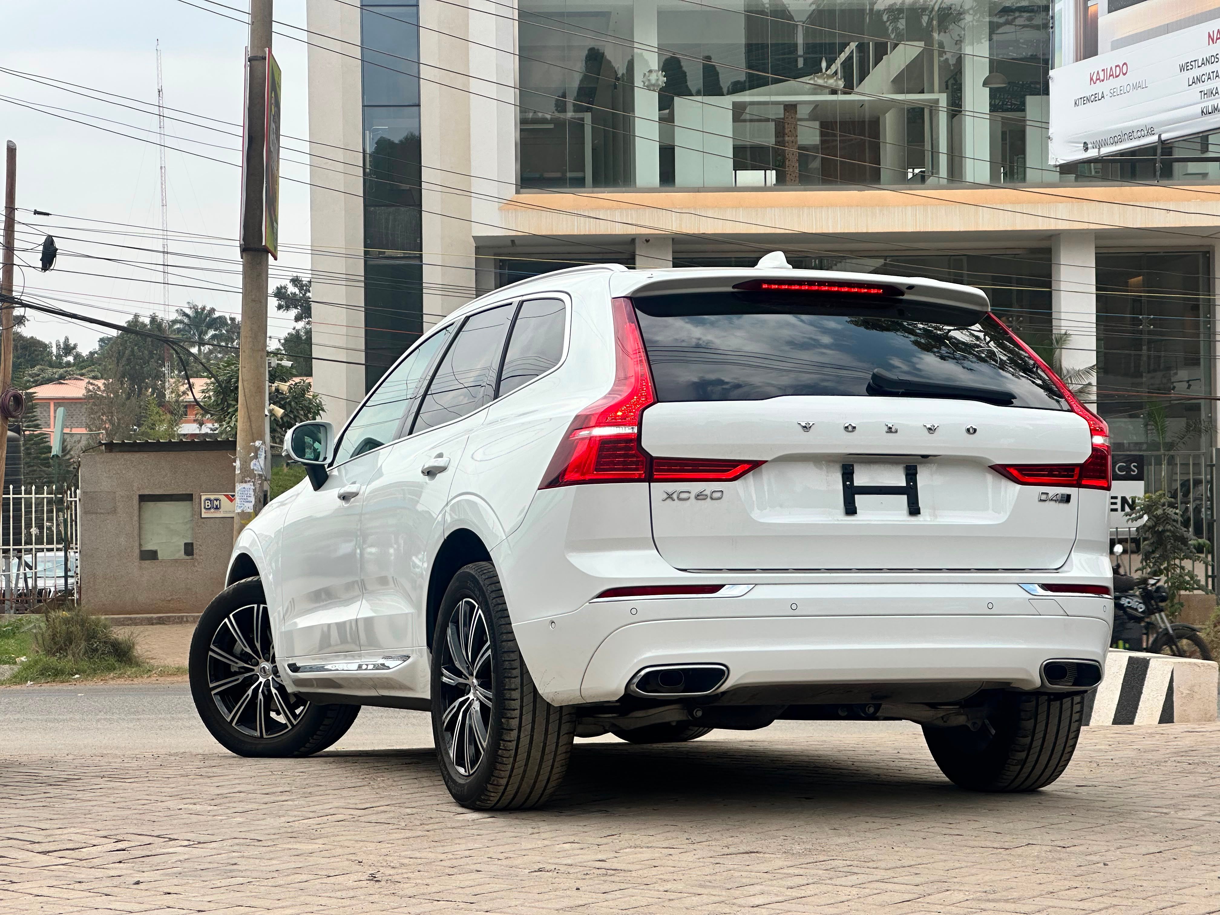 2020 Volvo XC60 D4 inscription thumbnail 5