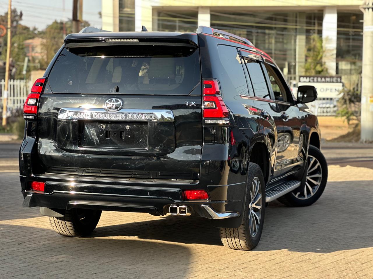 2021 Toyota Land Cruiser Prado TXL thumbnail 5
