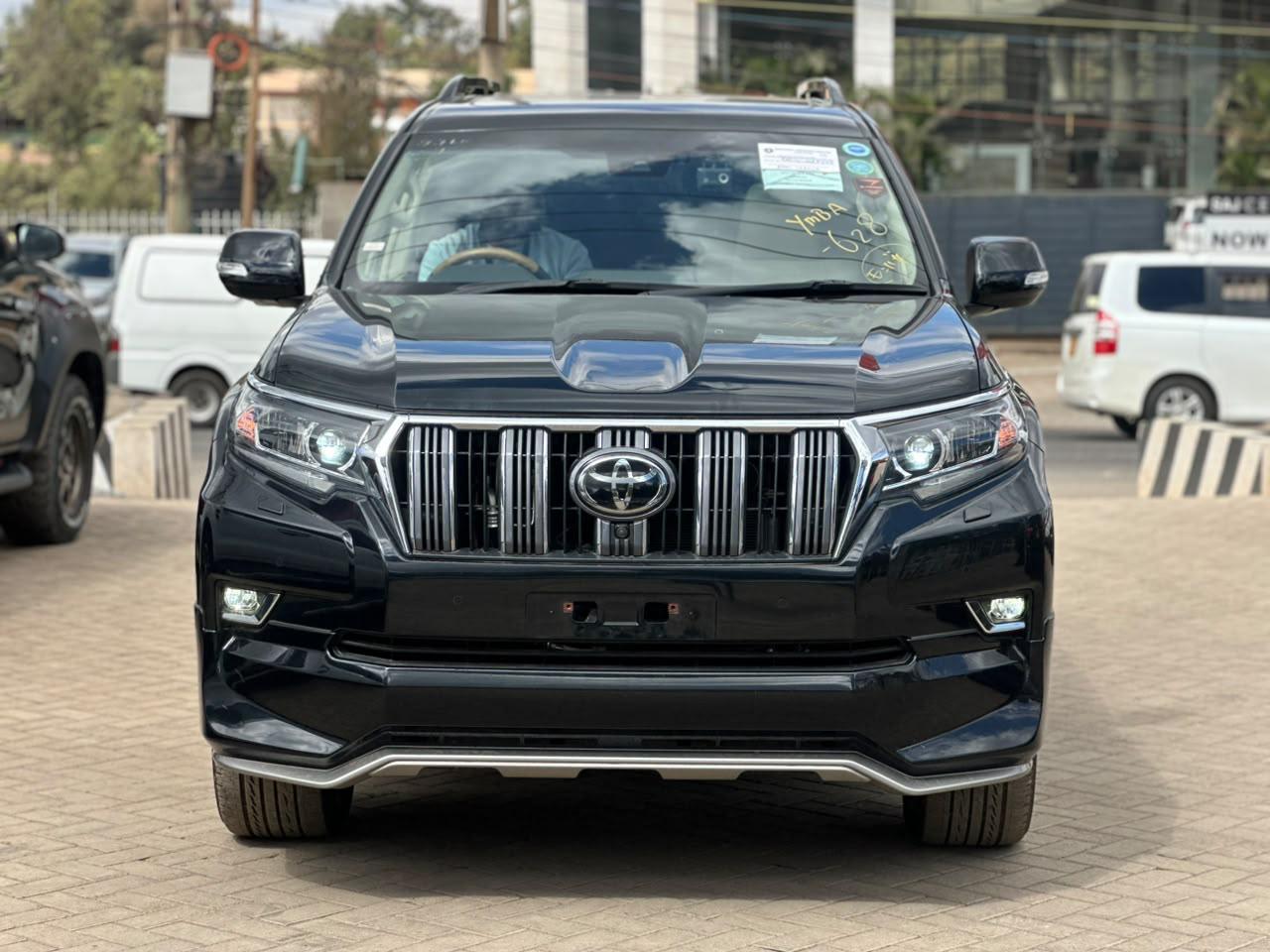 2019 Toyota Landcruiser  TX  - view 3