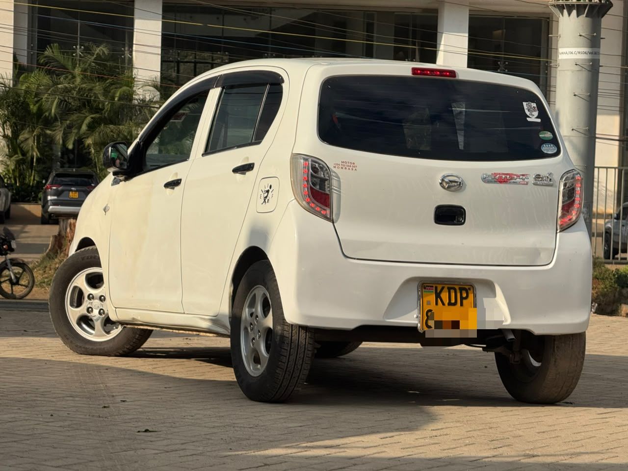 2016 Daihatsu Mira thumbnail 9