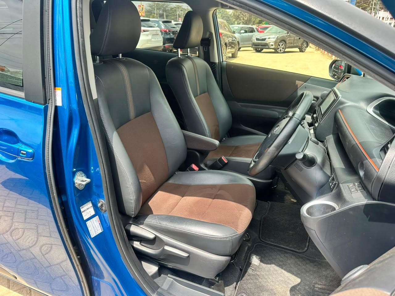 2020 Toyota Sienta  thumbnail 7