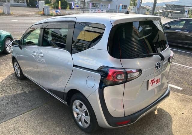 2019 Toyota Sienta thumbnail 7
