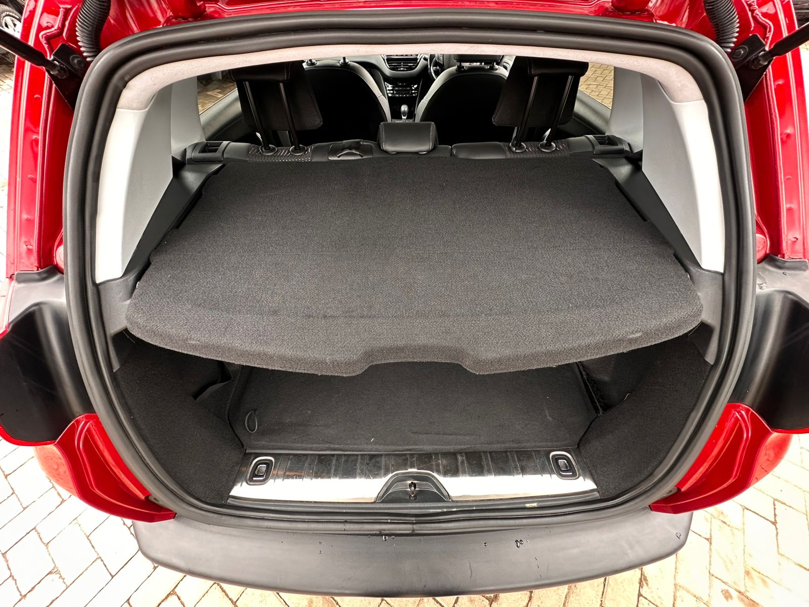2019 Peugeot 2008 thumbnail 8