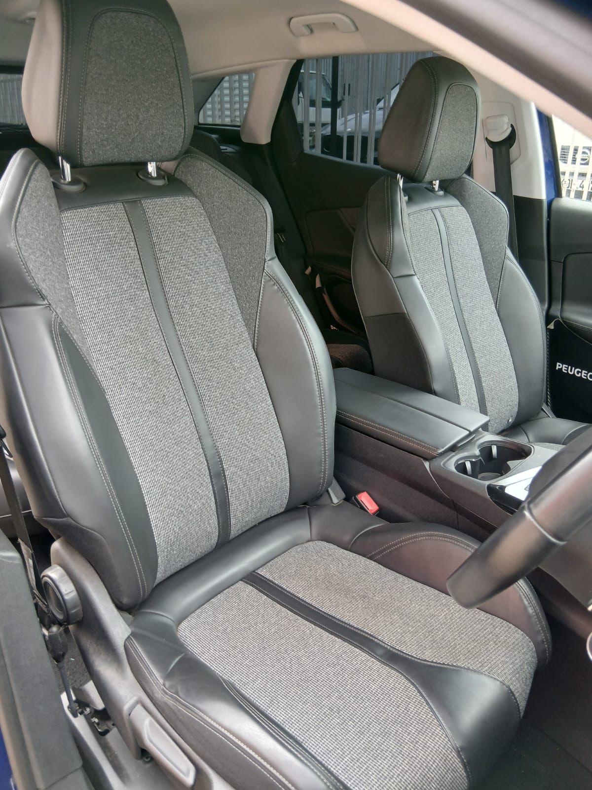 2018 Peugeot 3008 thumbnail 8