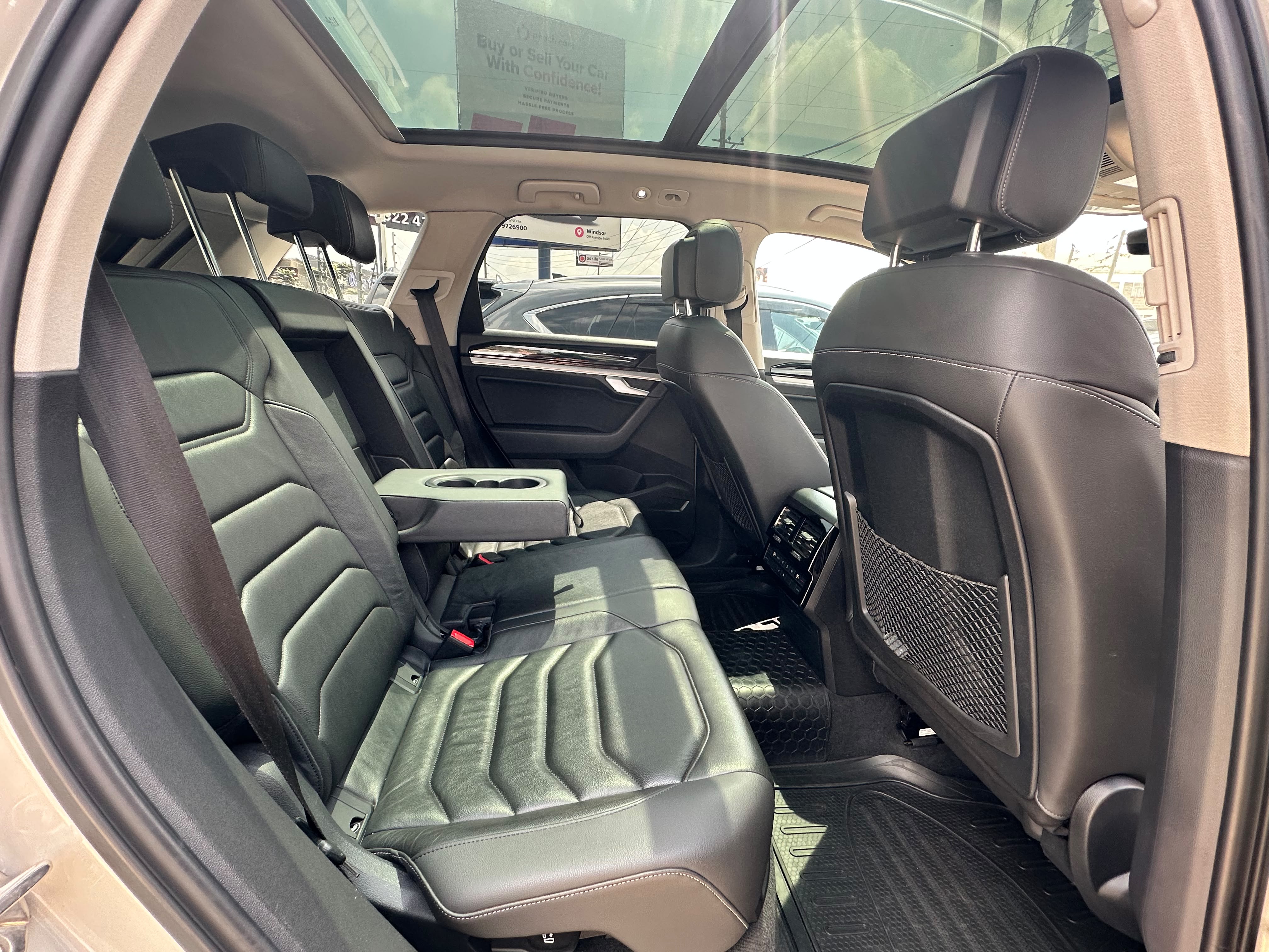 2021 Volkswagen Toureg thumbnail 9