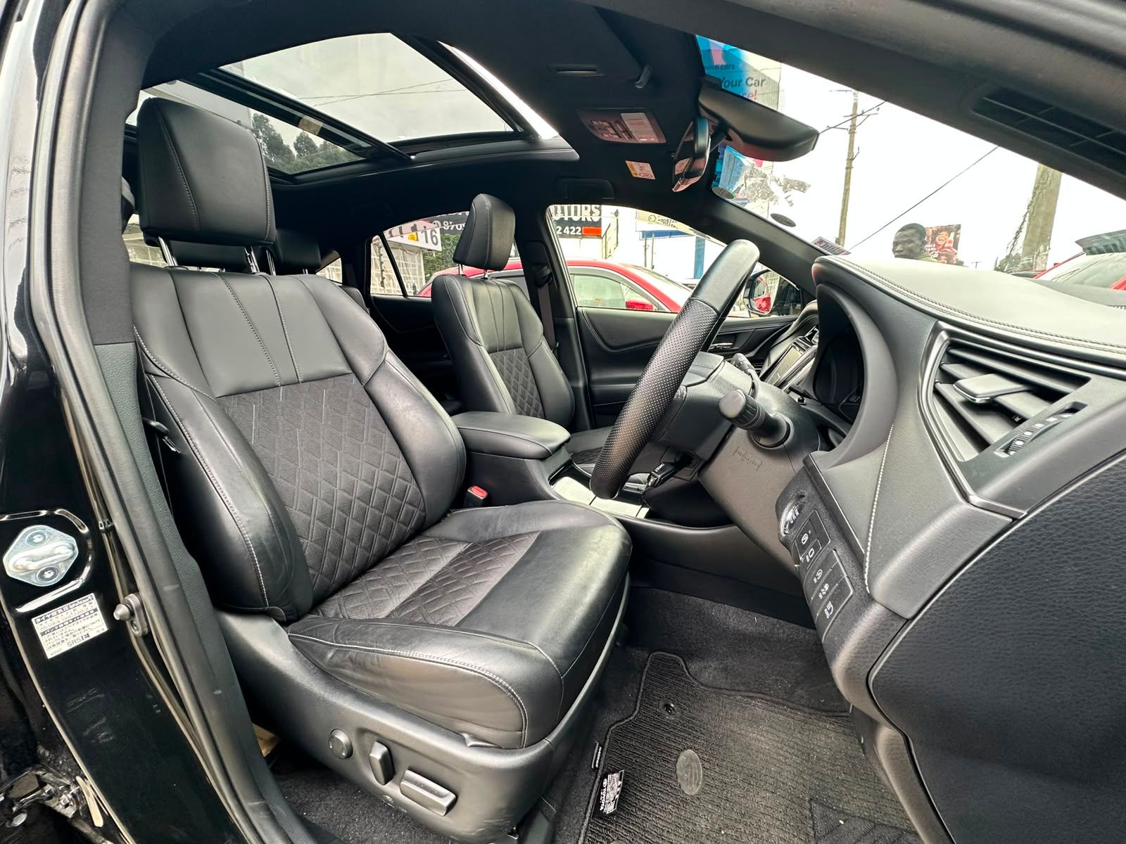 2019 Toyota Harrier Premium thumbnail 8