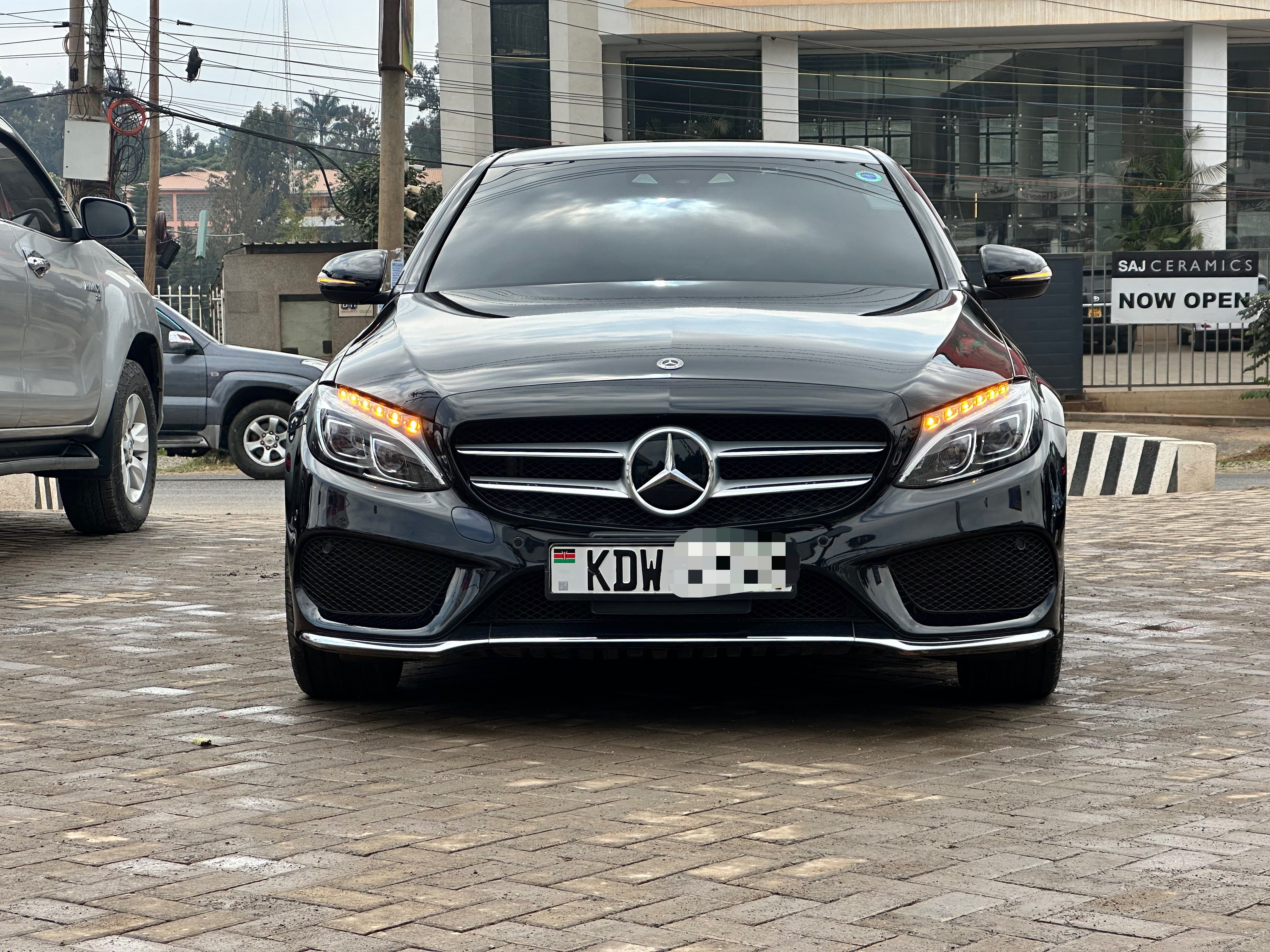 2018 Mercedes C200 Amg - view 3