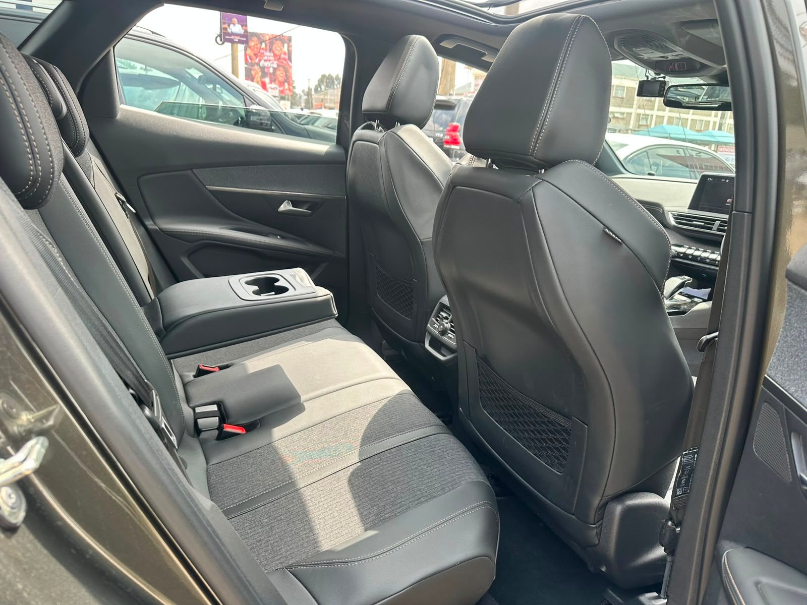 2020 Peugeot 3008 thumbnail 9