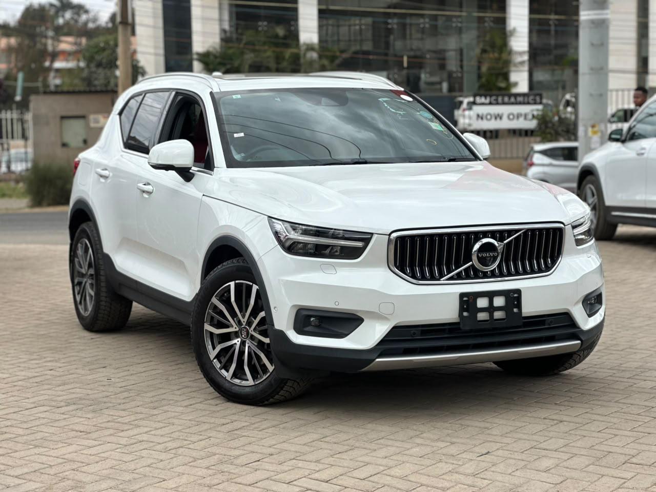 2019 Volvo XC40 T4 Inscription - view 2