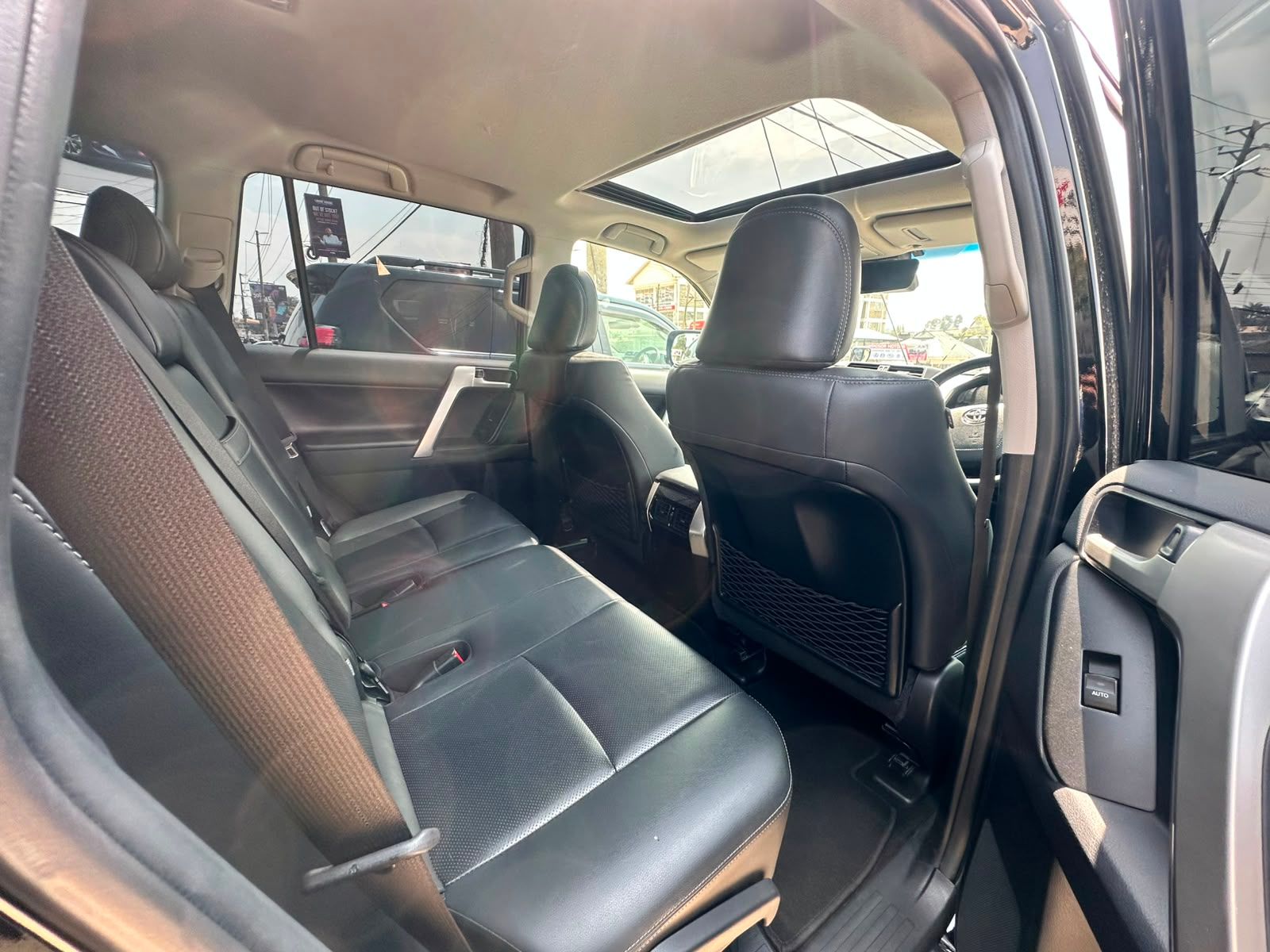 2020 Toyota Land Cruiser Prado TX thumbnail 8