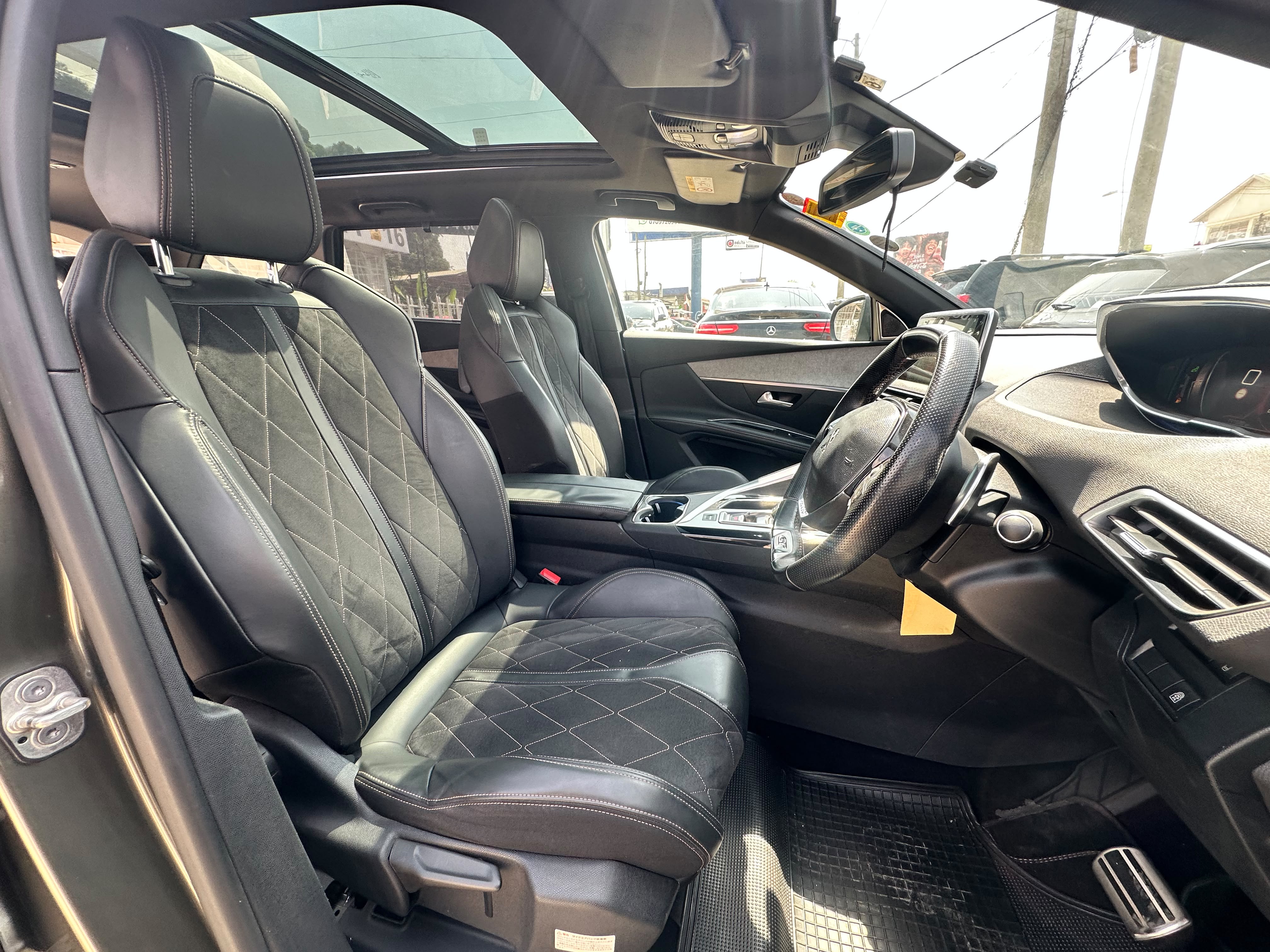 2017 Peugeot 5008 thumbnail 7
