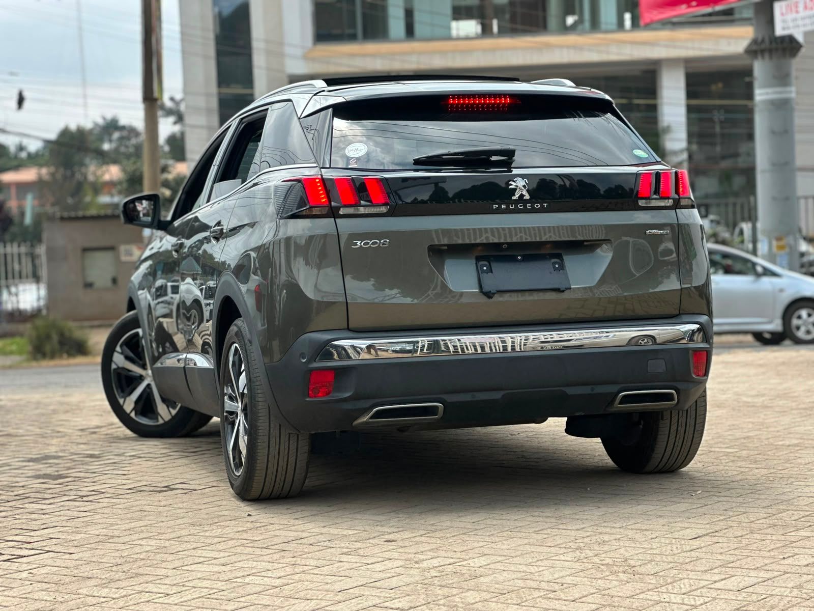 2020 Peugeot 3008 thumbnail 4