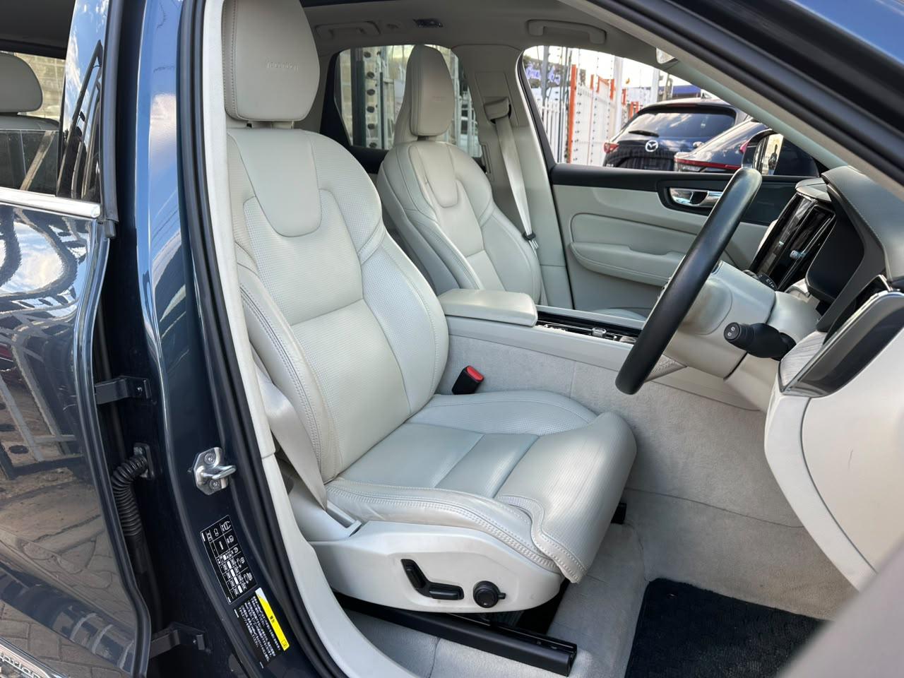 2020 Volvo XC60 D4 INSCRIPTION thumbnail 10