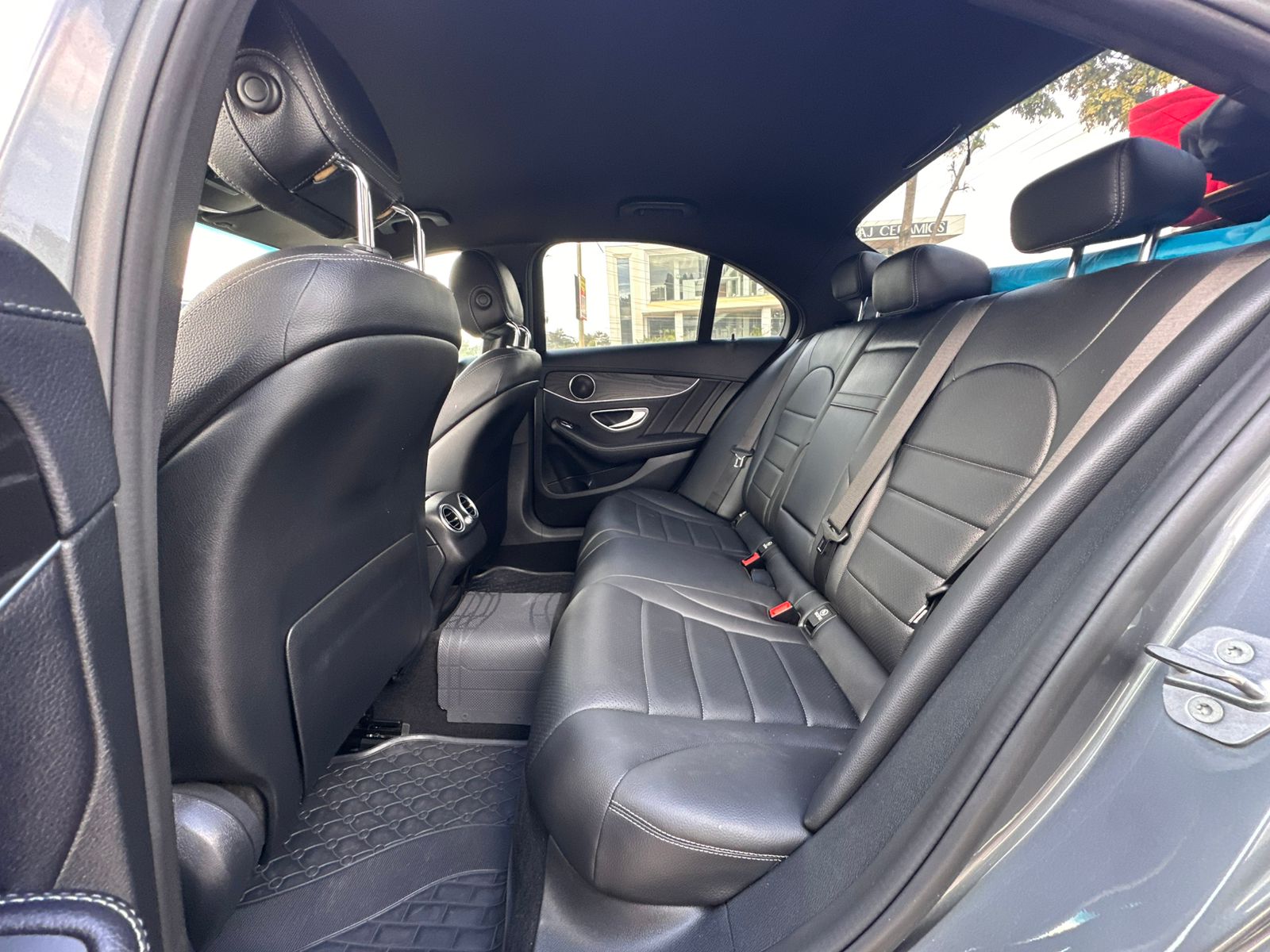 2018 Mercedes C200 thumbnail 13