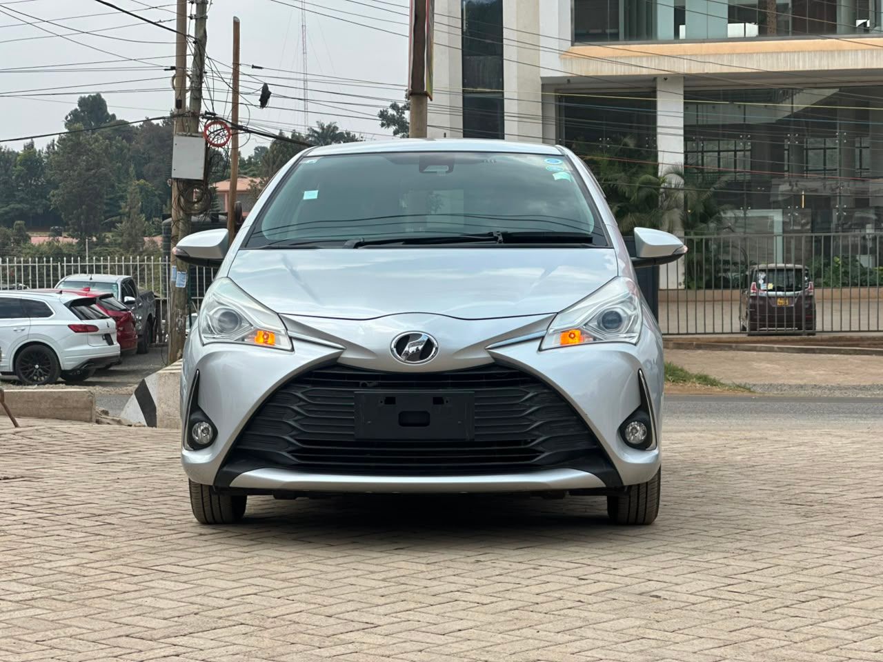 2019 Toyota Vitz - view 3