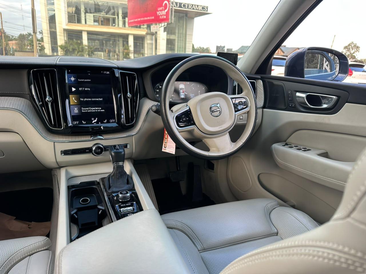 2020 Volvo XC60 D4 INSCRIPTION thumbnail 9