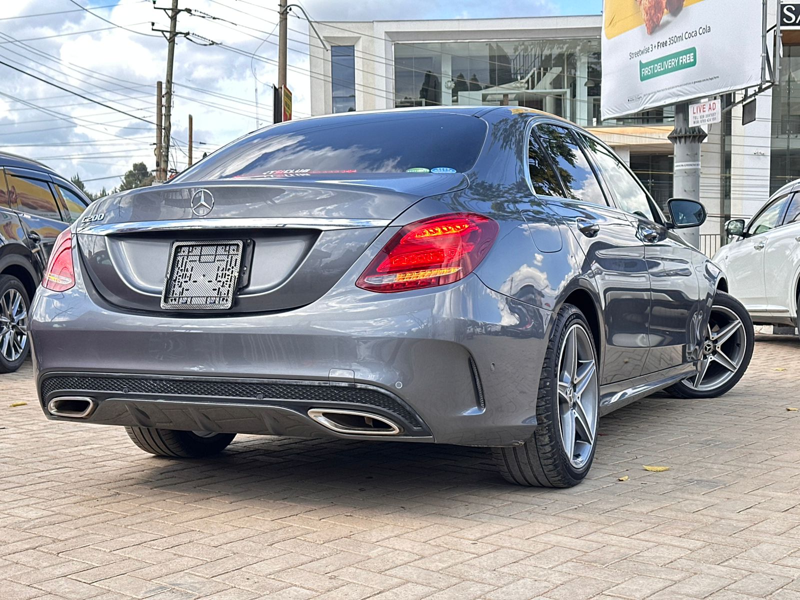 2018 Mercedes C200 thumbnail 4