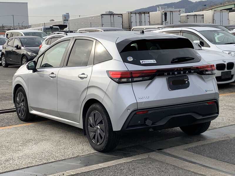 2021 Nissan Note e-Power thumbnail 4