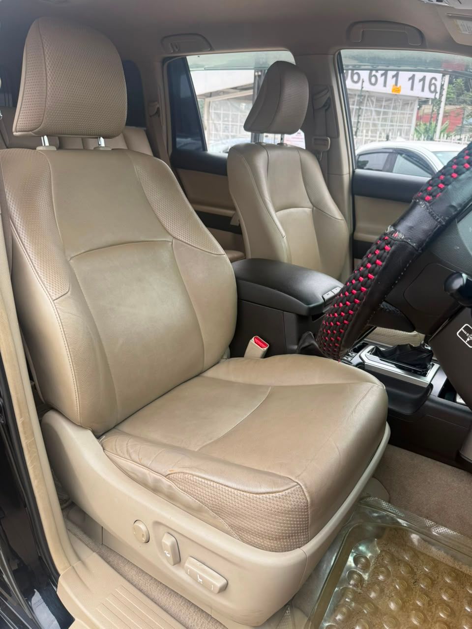 2012 Toyota Land Cruiser Prado thumbnail 8