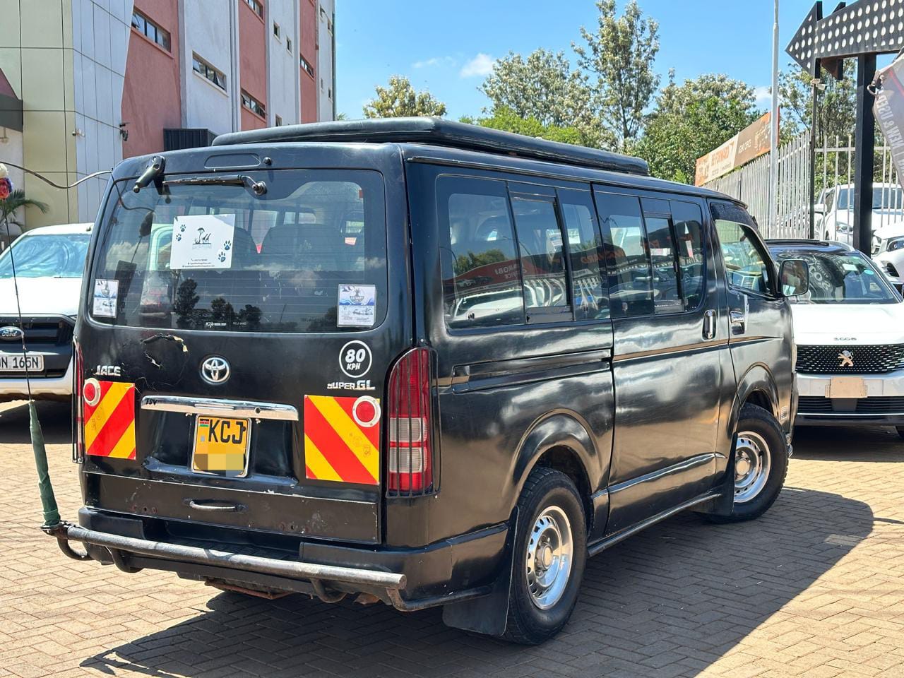 2009 Toyota Hiace Safari Van thumbnail 8