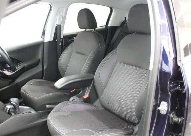 2019 Peugeot 208 thumbnail 11