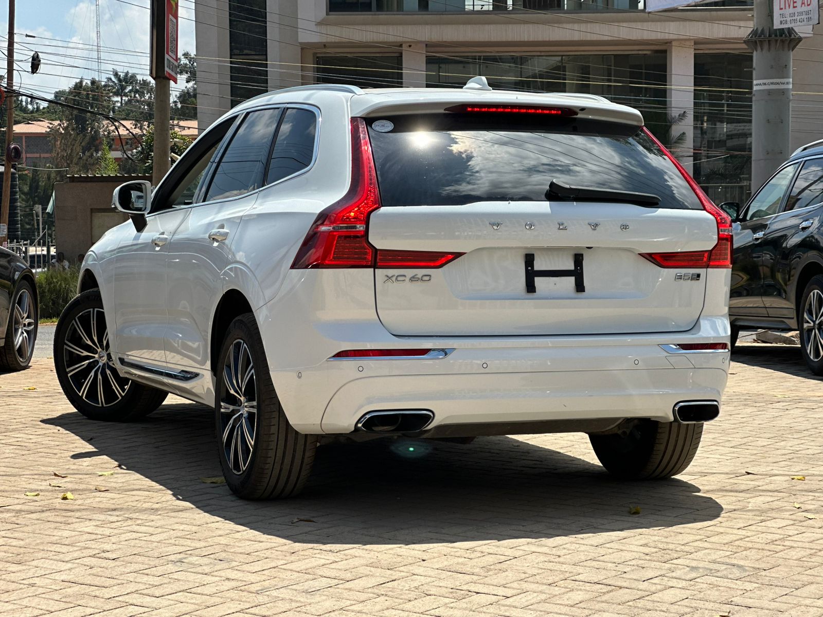 2020 Volvo XC60 B5 thumbnail 6
