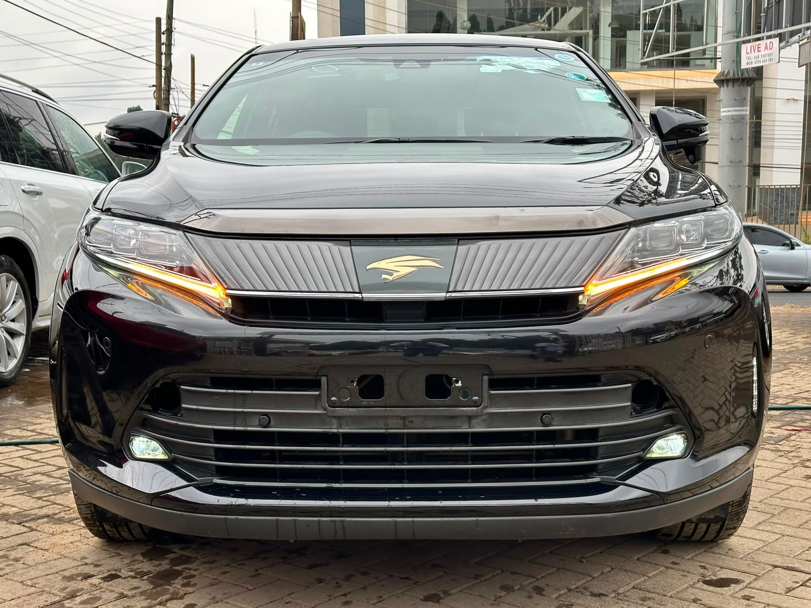 2019 Toyota Harrier Premium thumbnail 3