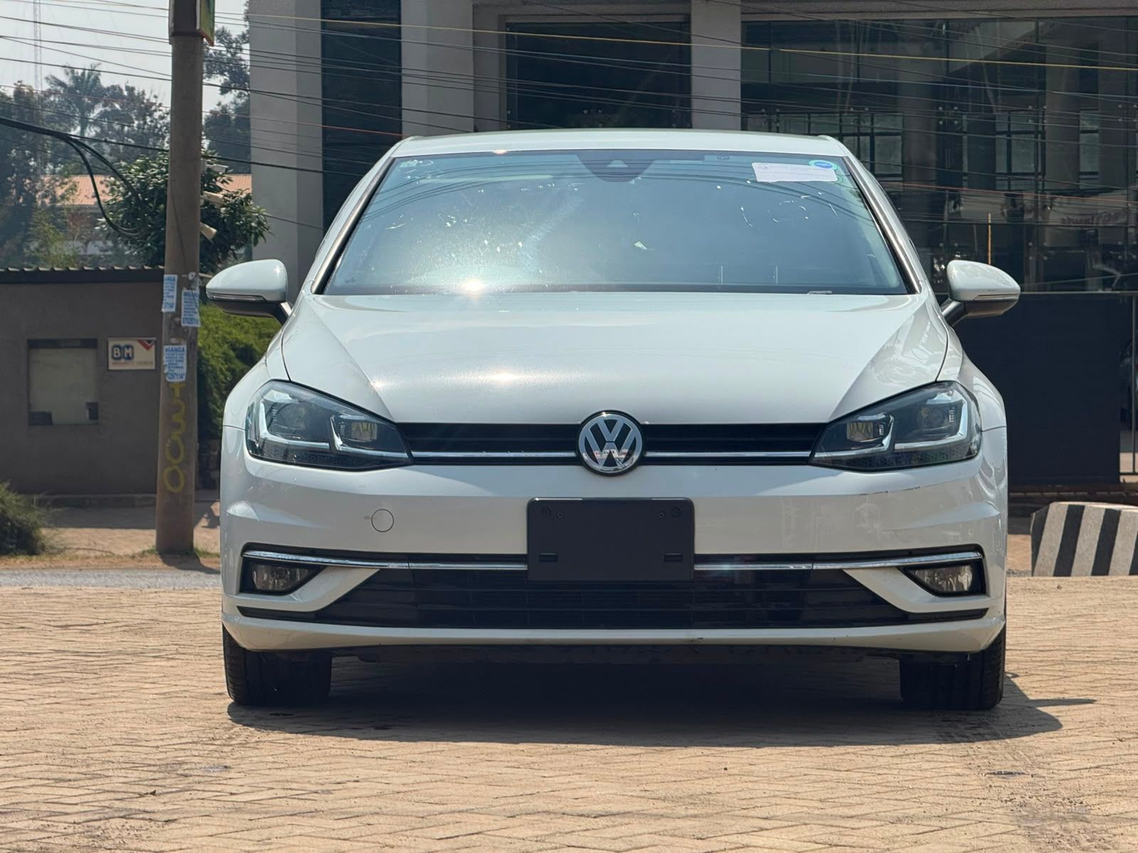 2019 Volkswagen Golf - view 3