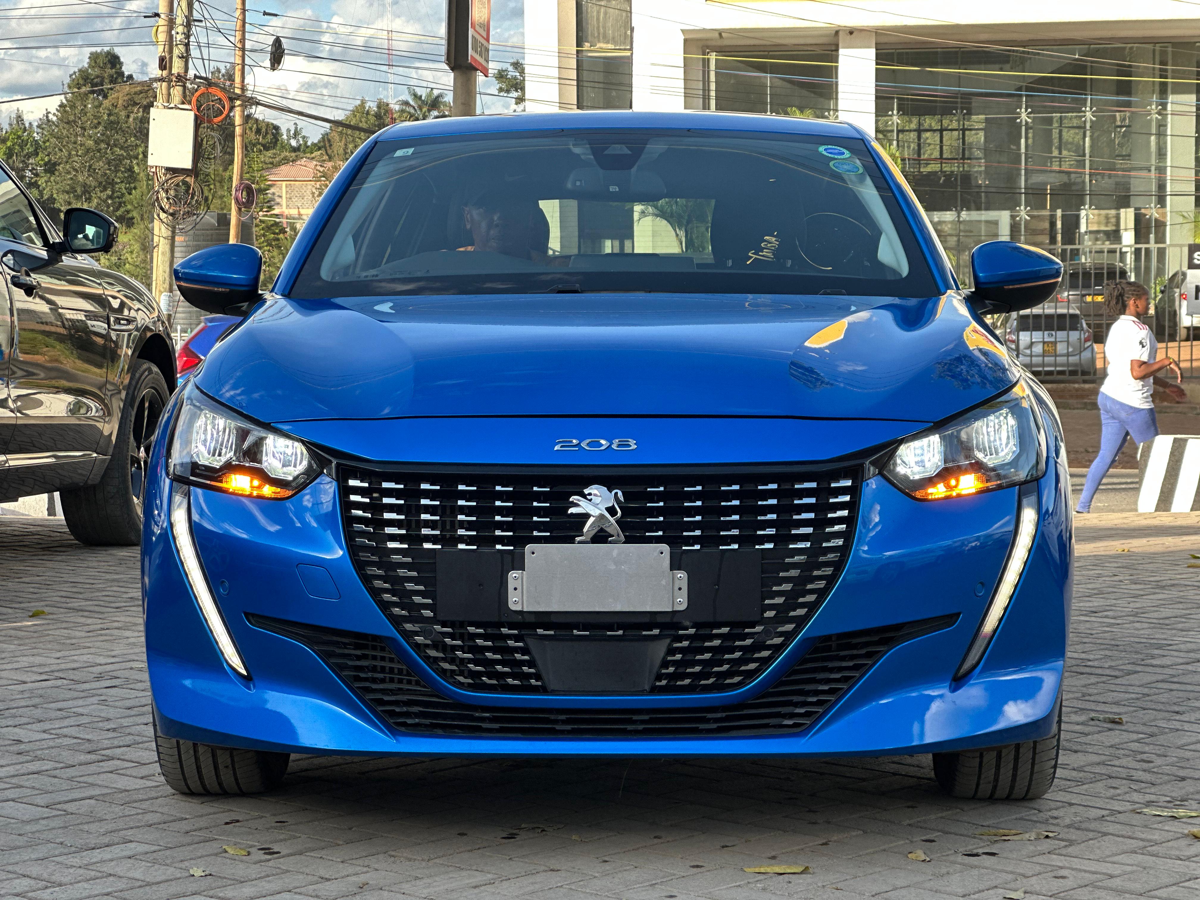 2020 Peugeot 208 thumbnail 3