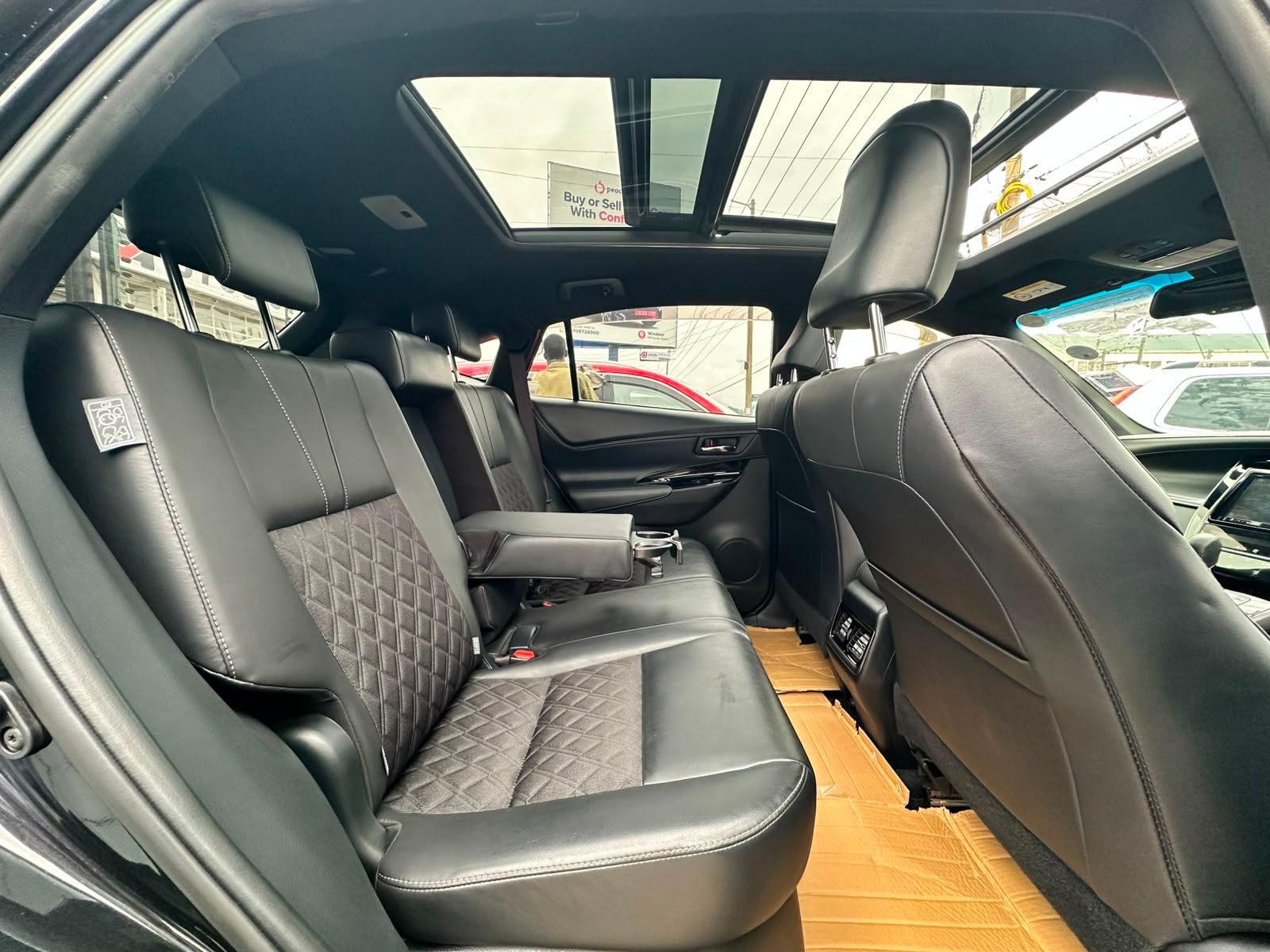 2019 Toyota Harrier Premium thumbnail 9