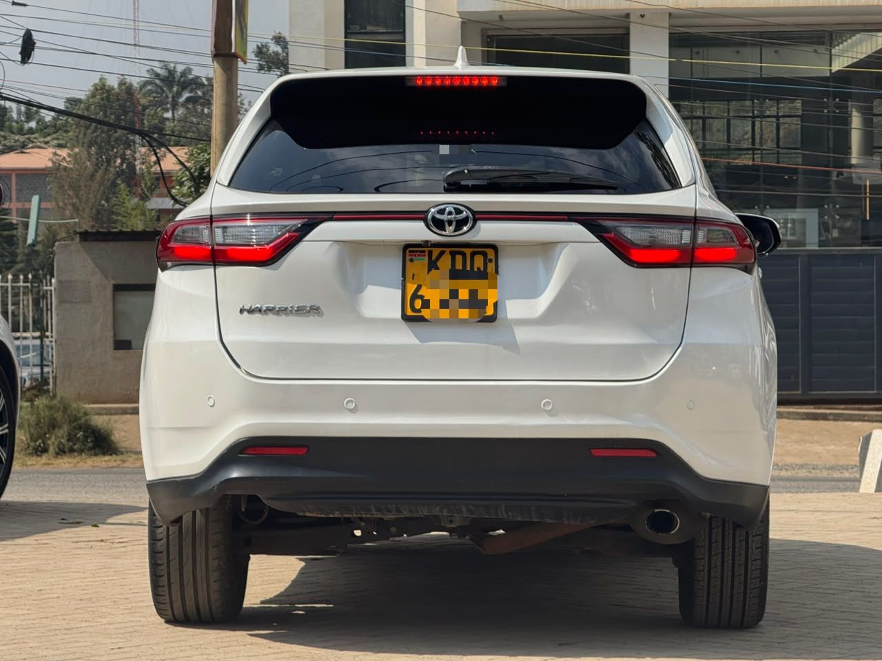 2017 Toyota Harrier thumbnail 6