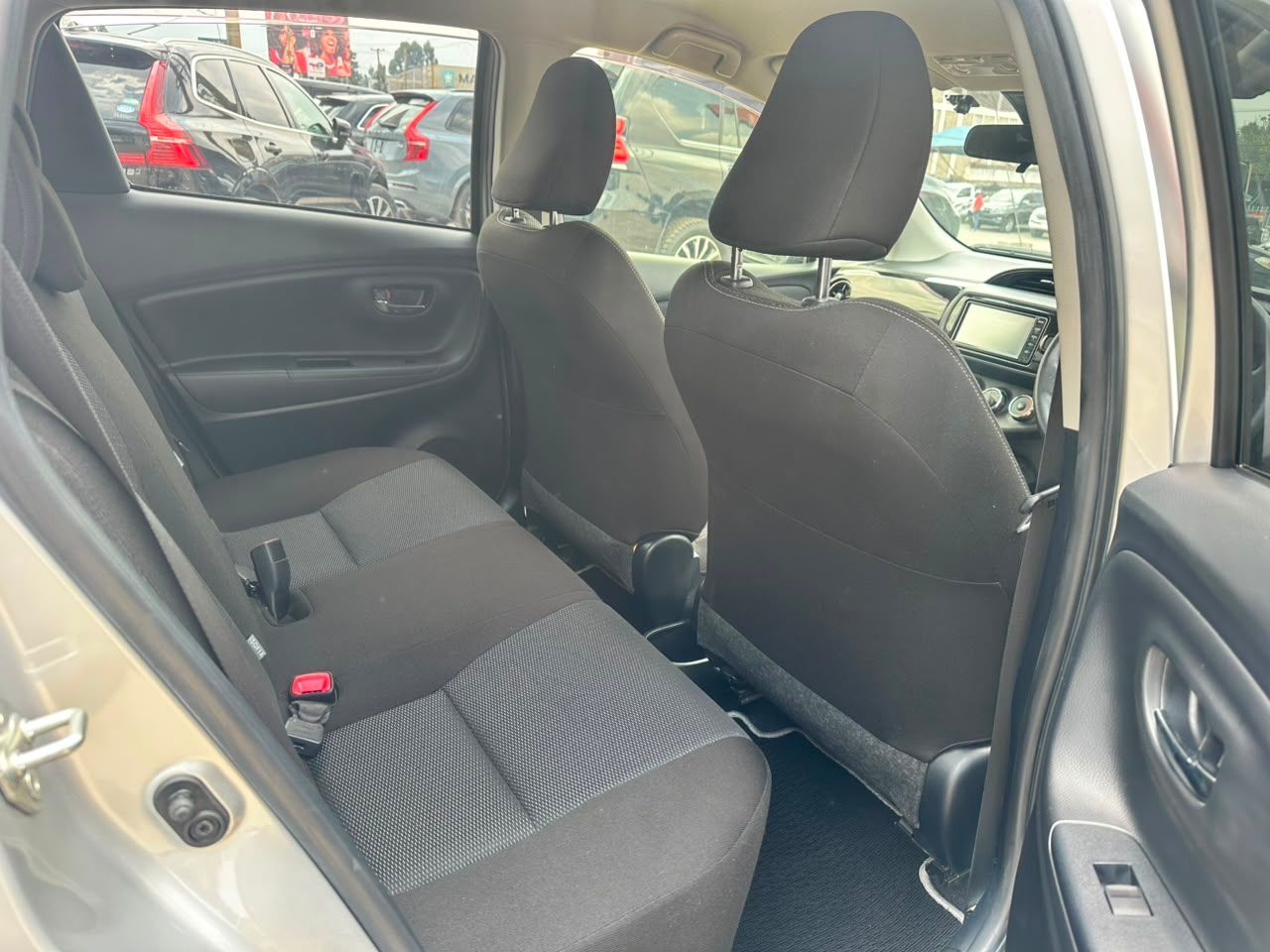 2019 Toyota Vitz thumbnail 9