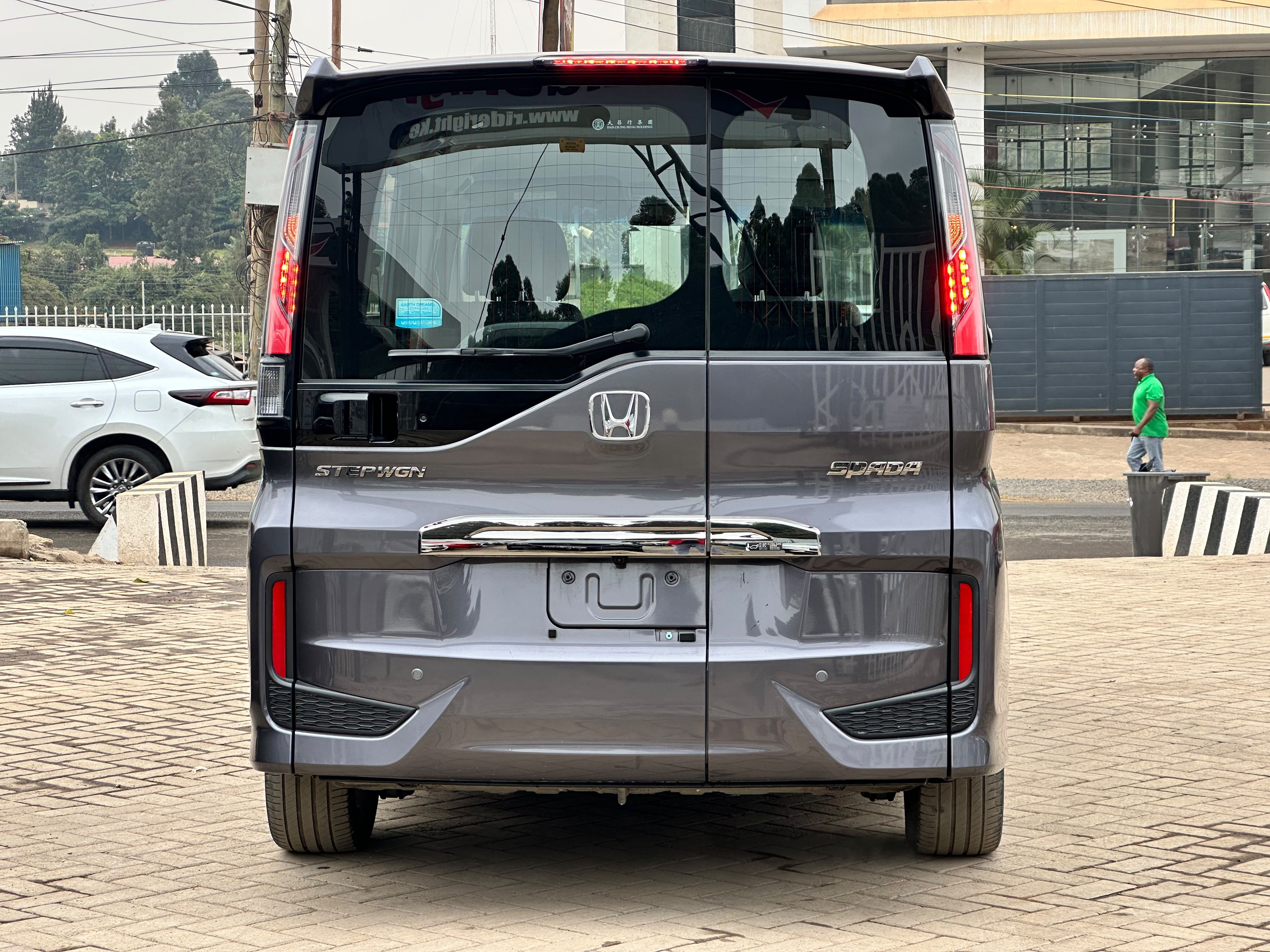 2019 Honda Stepwagon thumbnail 9