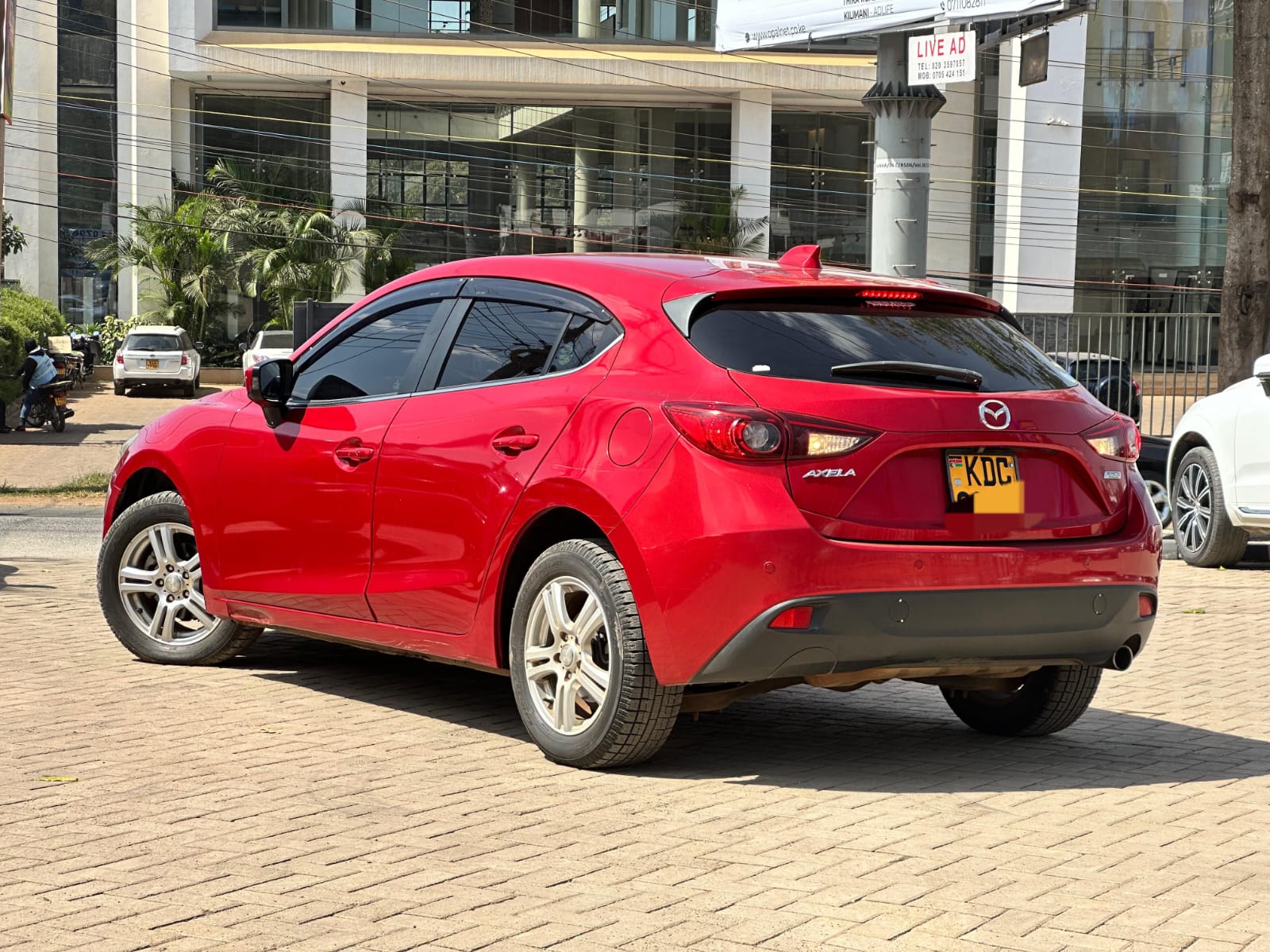 2014 Mazda Axela thumbnail 4