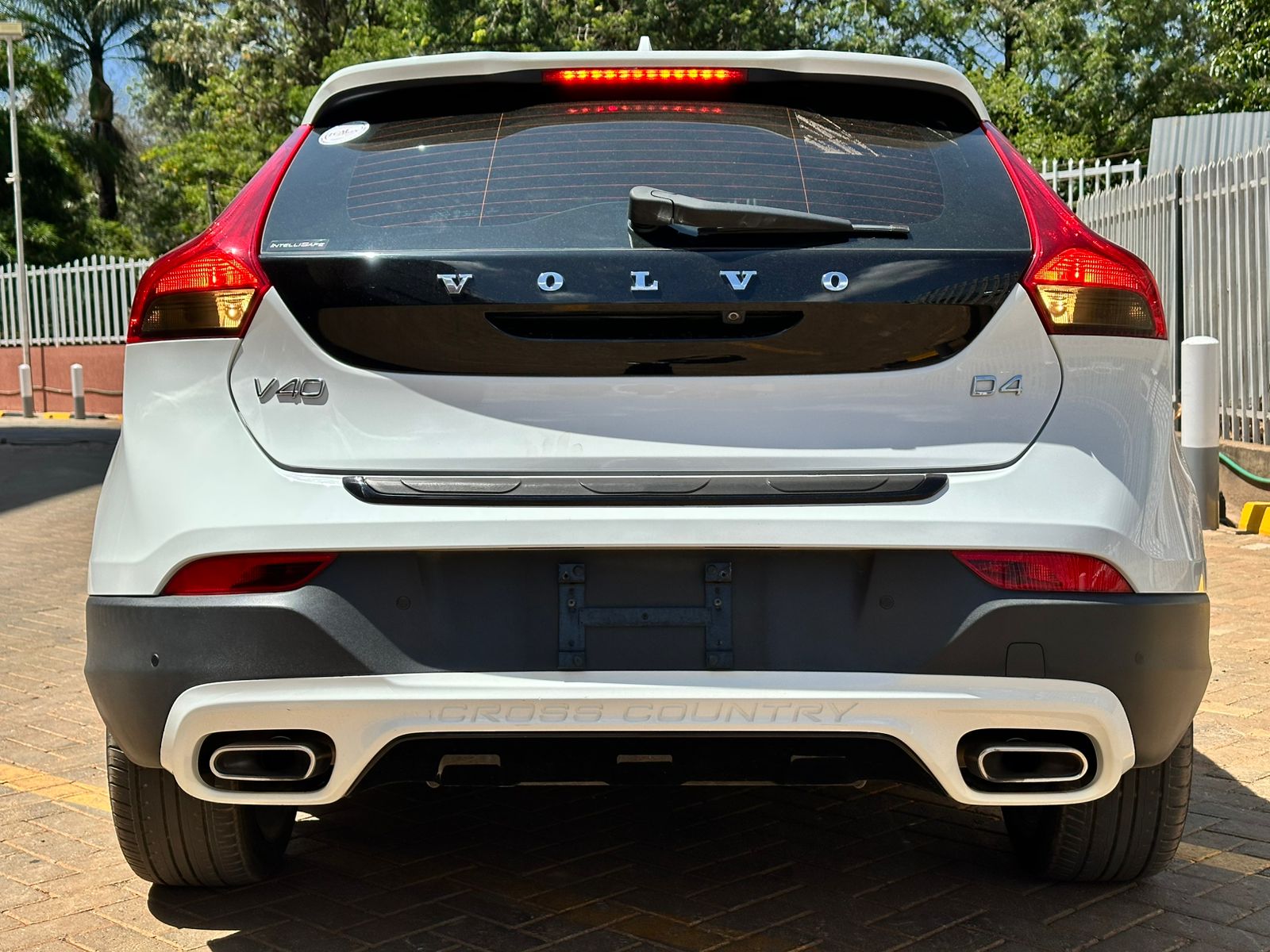 2019 Volvo V40 Cross Country D4 thumbnail 11