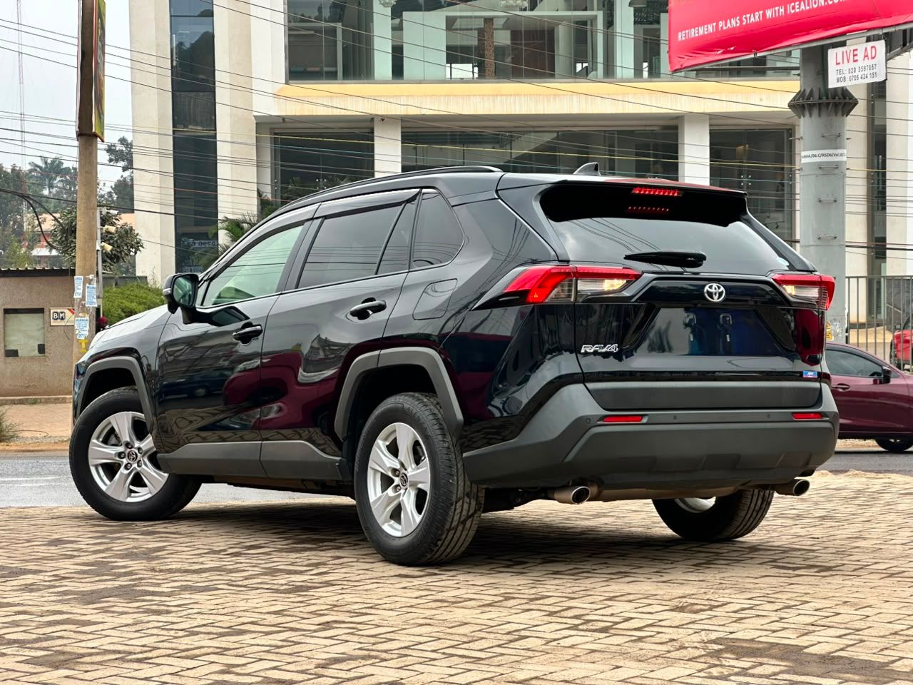 2020 Toyota Rav4 thumbnail 4