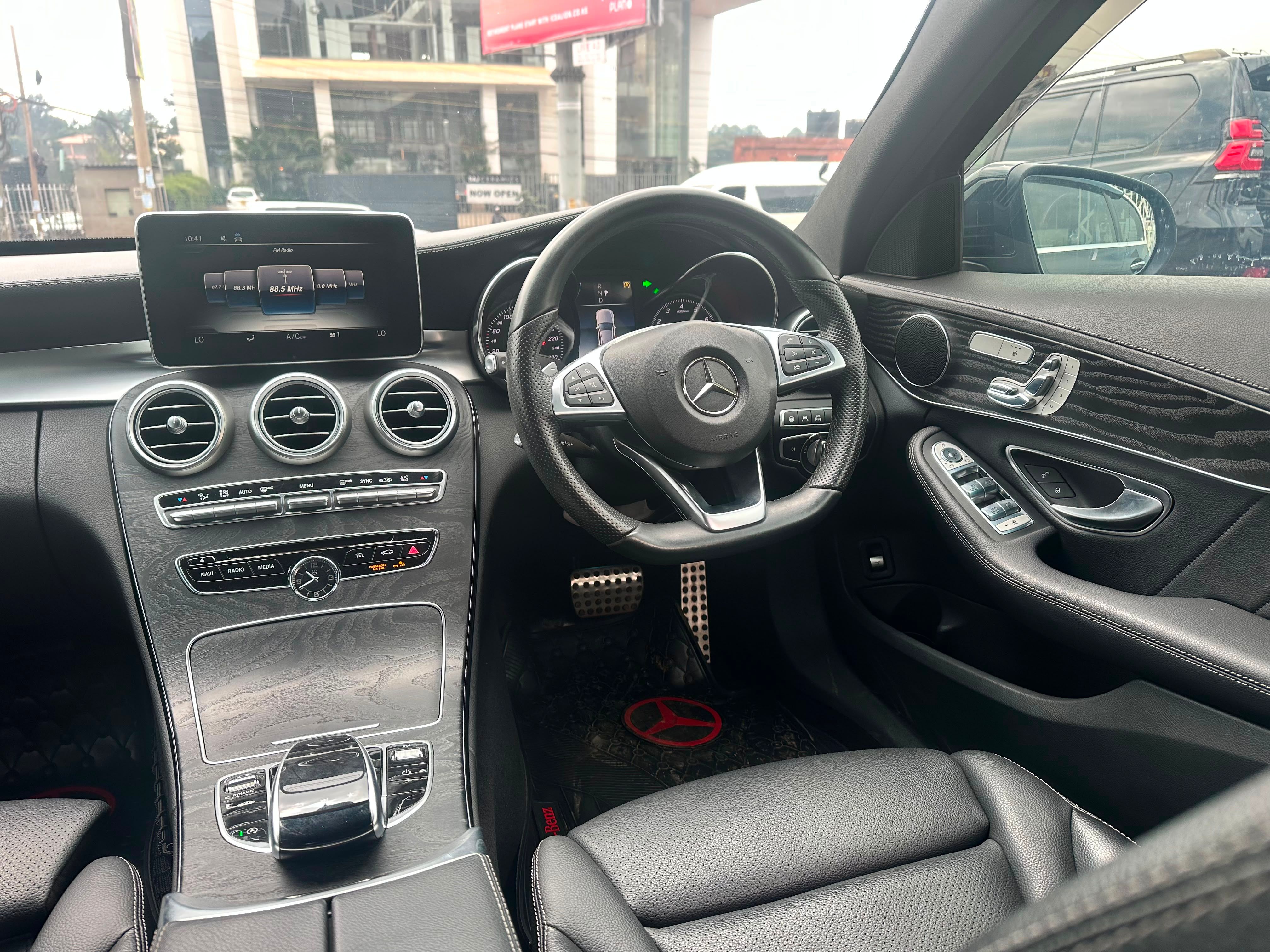 2018 Mercedes C200 Amg thumbnail 7