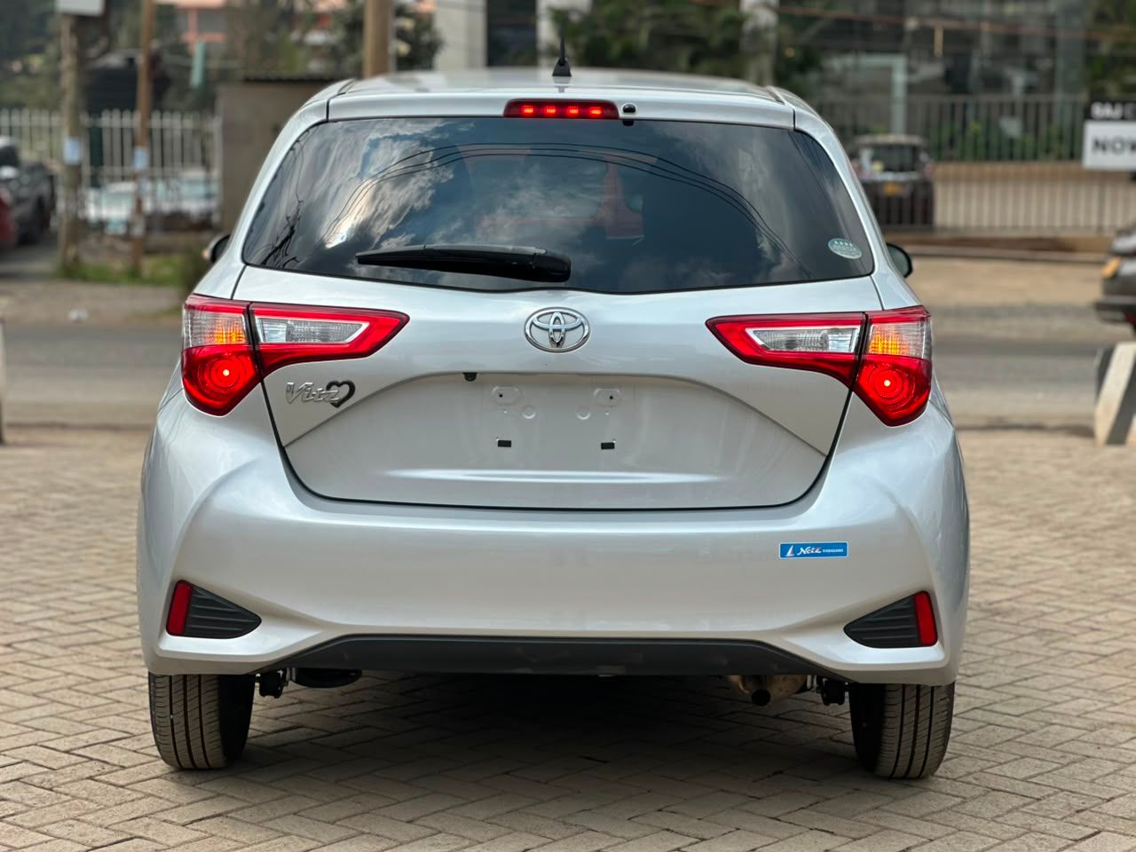 2019 Toyota Vitz thumbnail 6