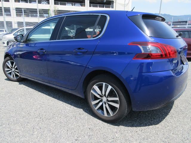 2019 Peugeot 308 Allure thumbnail 2