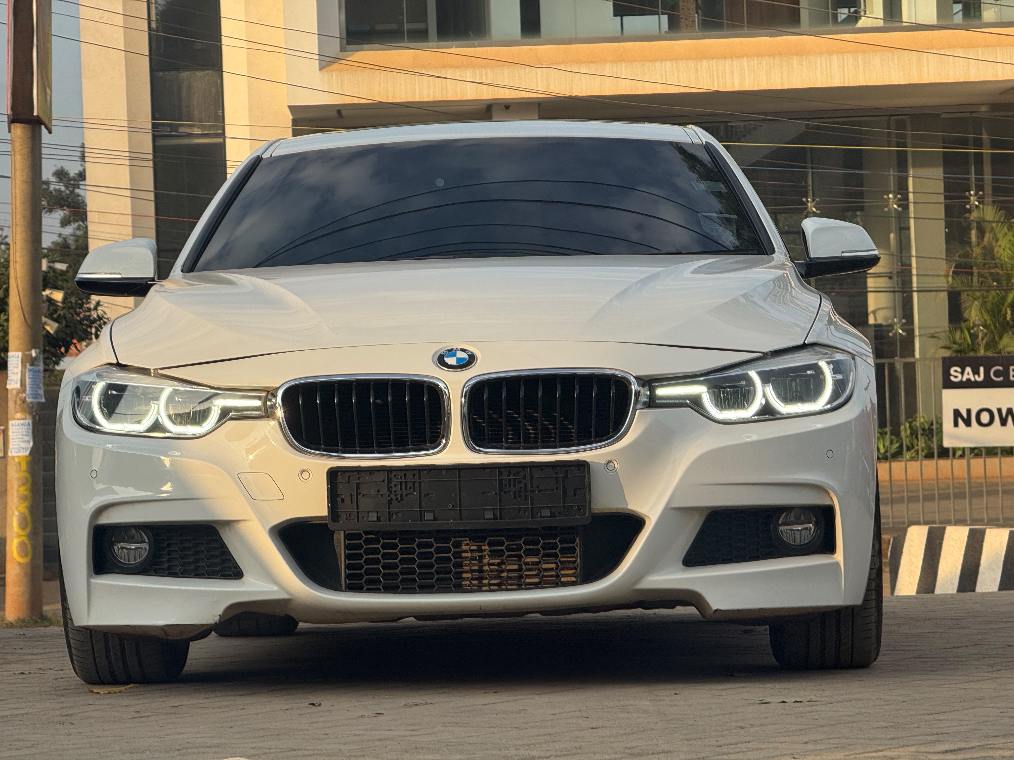 2017 BMW 318i - view 3