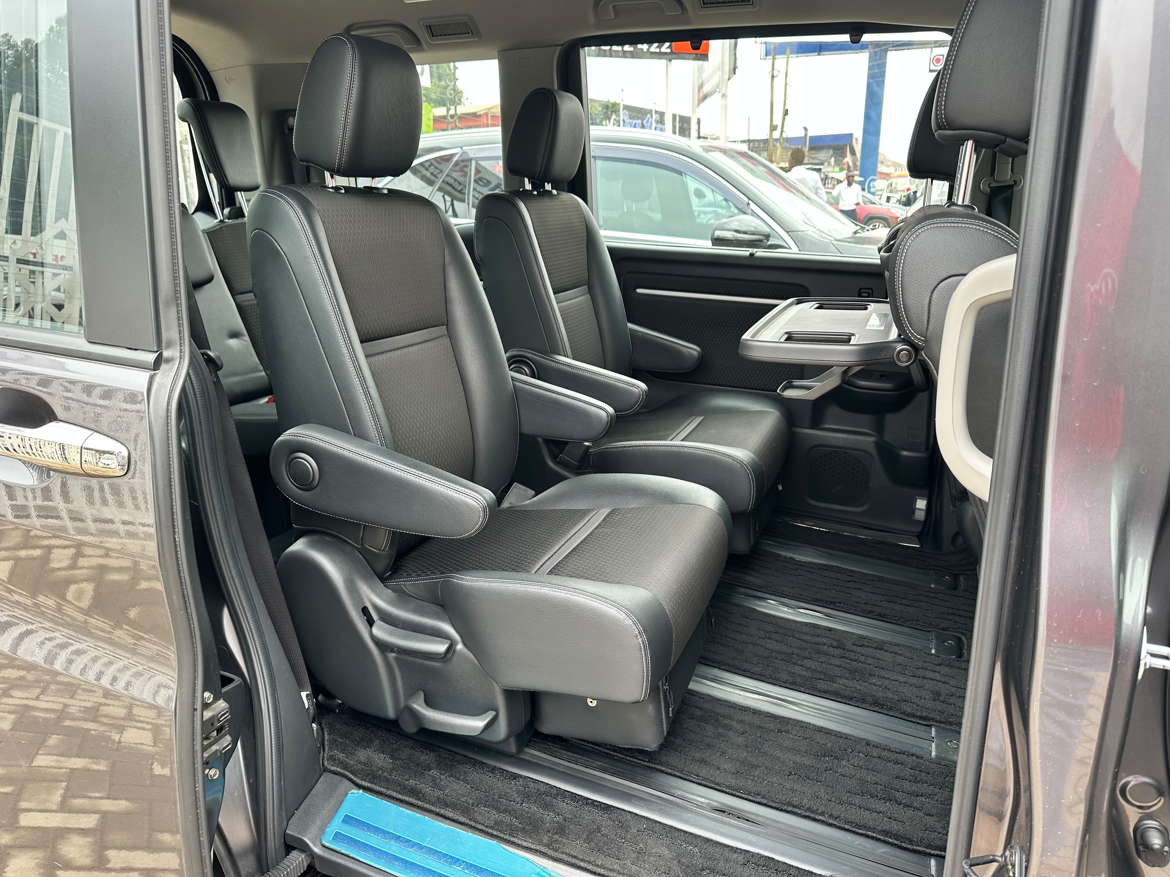 2019 Honda Stepwagon thumbnail 7