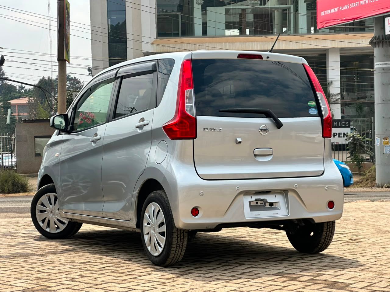 2019 Nissan Dayz J thumbnail 4