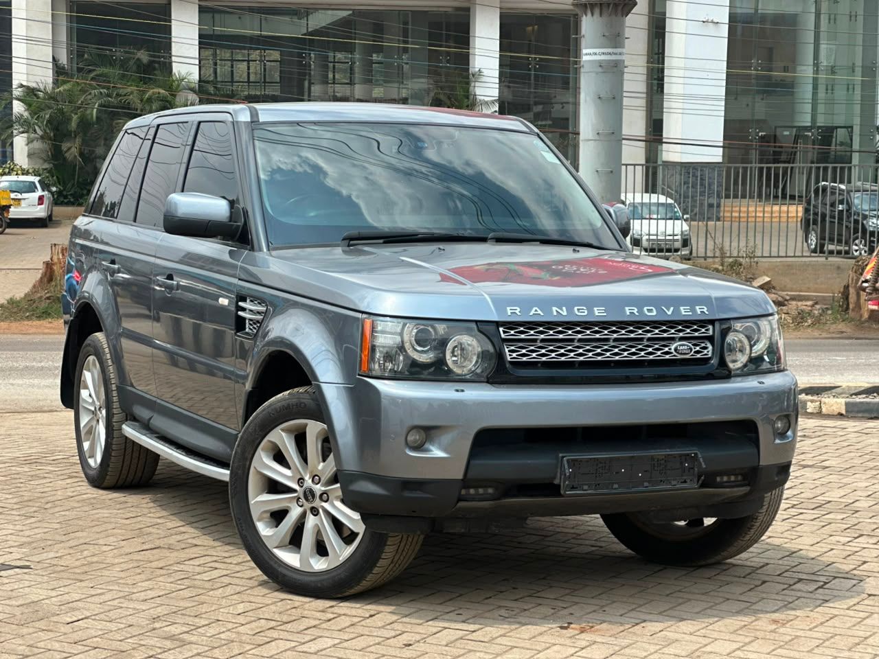 2012 Range Rover Sport SDV6  thumbnail 2