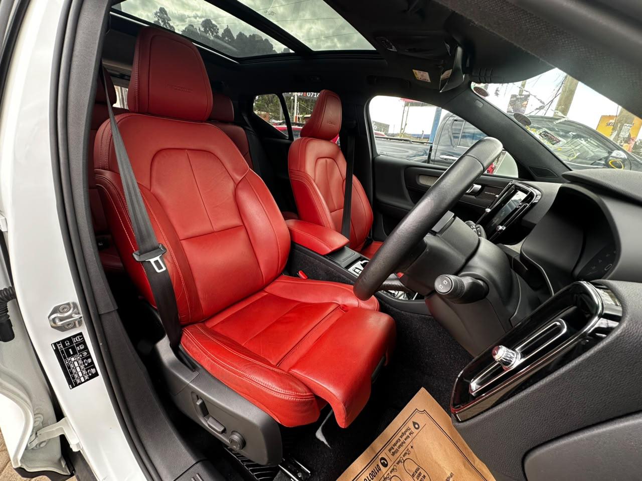 2019 Volvo XC40 T4 Inscription thumbnail 9